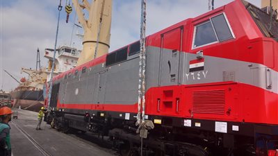 وزير النقل: وصول 20 جرار سكة حديد جديد إلى ميناء الإسكندرية