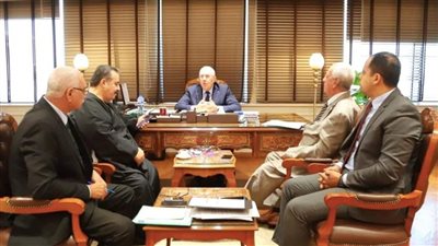 اجتماع هام لوزير الزراعة بشأن تطوير التعاونيات الزراعية