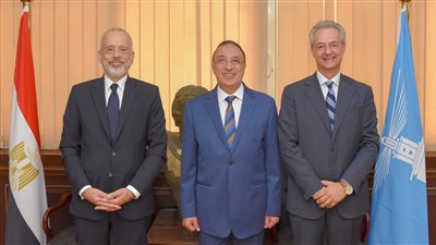 محافظ الاسكندرية يستقبل سفير وقنصل اليونان بمكتبه 