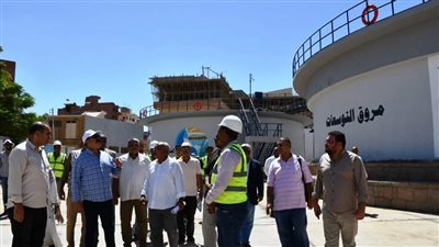 لضمان انتظام تشغيل محطات مياه الشرب.. محافظ أسوان يتفقد محطة فريال