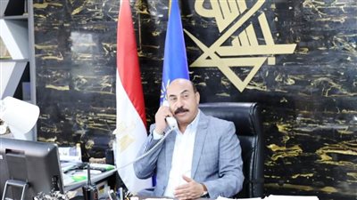 محافظ أسوان يهنئ الطالبة هاجر محمد الأولى على الجمهورية بالثانوية العامة للمكفوفين