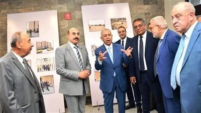 أشرف عطية يشكر الأكاديمية العربية للعلوم والتكنولوجيا لإهداء أسوان طابعتين (D Printer3)