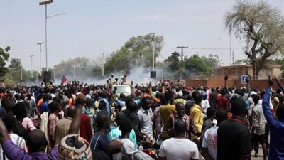 فرنسا تنفي استخدام وسائل فتاكة في مواجهة هجوم على سفارتها بالنيجر