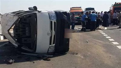 حادث بشع.. انقلاب سيارة ميكروباص على الطريق الصحراوي بسوهاج