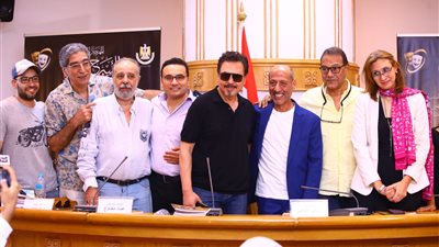 حفل توقيع كتاب رشدي الشامي بمهرجان المسرح المصري (صور)