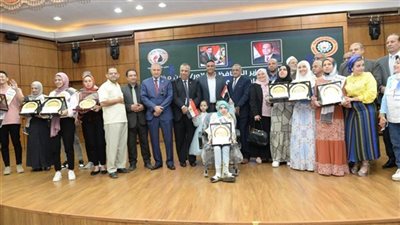 محافظ الدقهلية يكرم أوائل الثانوية العامة والأزهرية