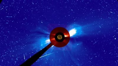 عاصفة شمسية تضرب الأرض والقمر والمريخ في وقت واحد!