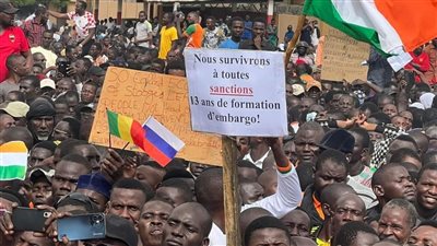 محلل سياسي يكشف تفاصيل تحركات دول أجنبية لغزو النيجر للسيطرة على اليورانيوم