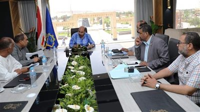 محافظ أسوان يستكمل لقاءاته الدورية مع أعضاء مجلس النواب والشيوخ