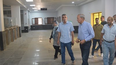 محافظ القليوبية يتفقد المجمعات الخدمية لـ 