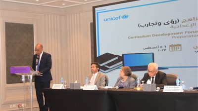 تعليم أيكولوجي وربط بمجالات العلوم المتعددة.. تفاصيل خريطة تطوير مناهج الإعدادية