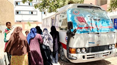 11ألف مواطن يتلقون الخدمات الطبية في 7 قوافل علاجية مجانية بقرى المنيا