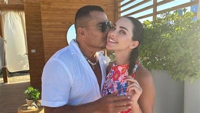 قولتله بوسني قام باسني.. داليدا خليل تكشف حقيقة ارتباطها بـ عمرو دياب (صور وفيديو)