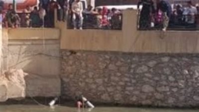 شابان ينقذان طفلا من الغرق في ترعة المنصورية 