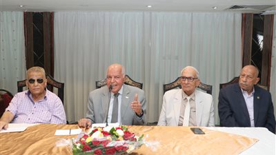 قرارات هامة لـ نقيب المعلمين خلال اجتماع مسؤولى اللجان النقابية بالقاهرة