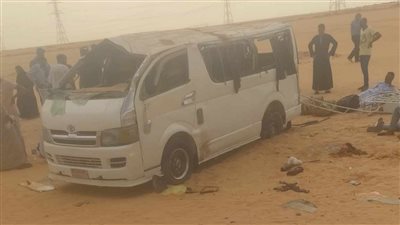 بالأسماء.. إصابة 3 أشخاص في انقلاب ميكروباص بأسوان