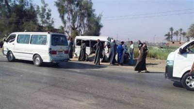 مصرع شخص دهسًا تحت عجلات سيارة ميكروباص على طريق الموت بسوهاج