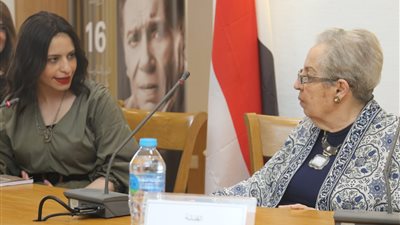 نهى برادة: الديكور في الدراما واقعي وفي المسرح خيالي 