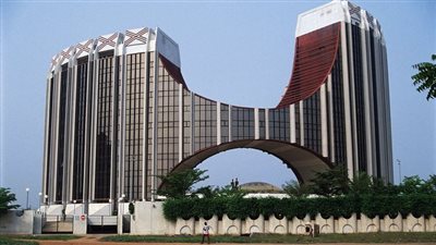 انقلاب النيجر.. «إيكواس» تعطي الأولوية للحل الدبلوماسي وقادة الانقلاب يهددون بقتل «بازوم»