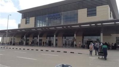 رجال الجمارك يحبطون عمليات تهريب خطيرة بمطارى برج العرب والقاهرة