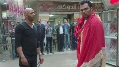 إجبار سائق على ارتداء قميص نوم وتصويره في البحيرة 