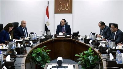 رئيس الوزراء يستعرض مع وزير النقل إجراءات تعظيم تجارة الترانزيت وإعادة التصدير
