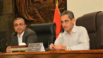 استعدادا للمرحلة الثانية.. محافظ الغربية يناقش مشروعات حياة كريمة بالمحلة الكبرى