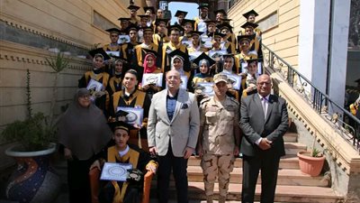 محافظ بني سويف يكرم أوائل الثانوية العامة والدبلومات الفنية والشهادة الإعدادية