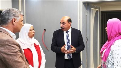 محافظ أسوان يتفقد مركز السيطرة بديوان عام المحافظة بنسبة تنفيذ 80 %