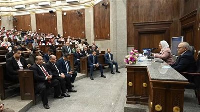 وزيرة التضامن تشارك في ندوة بجامعة القاهرة ضمن فعاليات معسكر القيادة الفعالة الأول