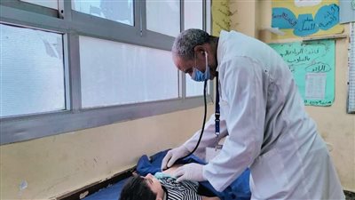  الكشف الطبي علي 1677مواطنا مجانا بالقافلة الطبية بقرية دروة بأشمون