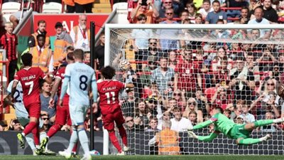 ليفربول ينتفض ويهزم بورنموث بثلاثية رغم طرد ماك أليستر