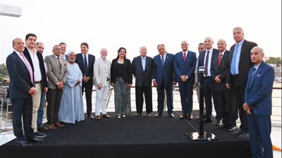 نائب الوزير لشئون السياحة تشارك في افتتاح أحد الفنادق العائمة بأسوان