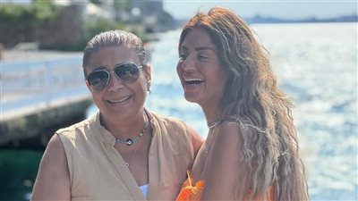 منة فضالي مع والدتها في تركيا: أغلى حاجة في حياتي (صور)