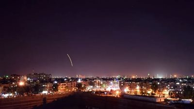 هجوم إسرائيلي يستهدف منطقة السيدة زينب في دمشق