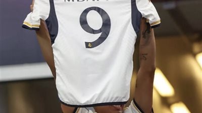 رغم عدم التعاقد معه.. 