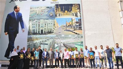 استجابة لمطالبهم.. محافظ الغربية يسلم 13 عقد عمل في القطاع الخاص لمواطنين 