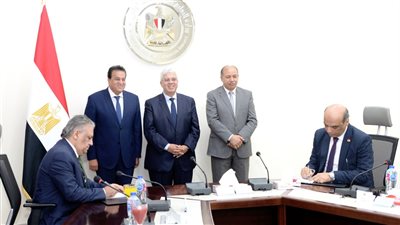 جامعة المنصورة توقع بروتوكولات تعاون مع مديرية الشؤون الصحية بالدقهلية