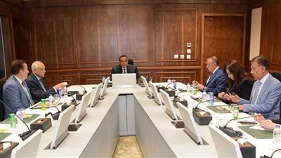 وزير التنمية المحلية يجتمع بـ3 محافظين ويزف بشرى للمواطنين