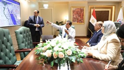 وزير الصحة يوجه بسرعة إنهاء تعديل المناهج التعليم الصحي 