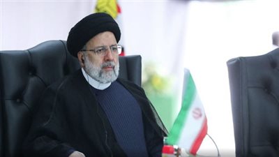 رئيس إيران: طهران تدعم جهود بريكس للتخلي عن الاعتماد على الدولار