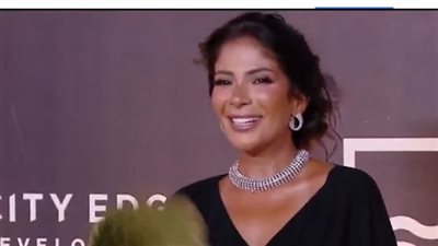 تكريم منى زكي في مهرجان القاهرة للدراما.. وتعلق: عاجزة عن الشكر