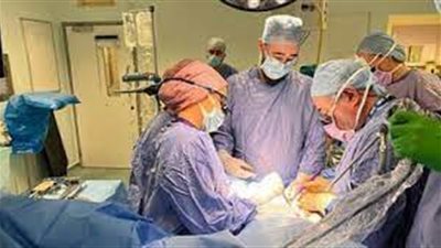 تفاصيل نجاح أول عملية زرع رحم في العالم 