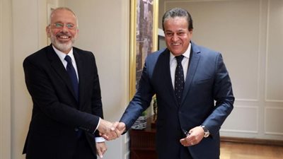 «عبدالغفار» يستقبل السفير اليوناني لدى مصر لتعاون في مختلف المجالات الصحية