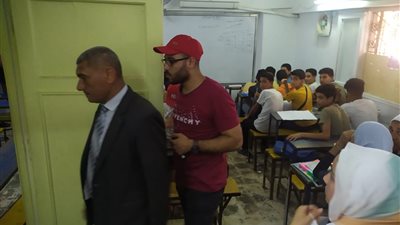 غلق 18 مركز.. تعليم البحيرة تكشر عن أنيابها لمواجهة أباطرة الدروس الخصوصية