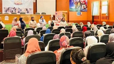 القومي للمرأة يعقد أول اجتماع مع المشاركات بحملة طرق الأبواب في السويس