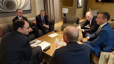 الفريق أسامة ربيع يبحث مع مجموعة إيه بي موللر تعزيز التعاون الثنائي