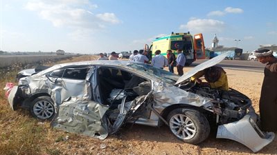 مصرع مُدرس وإصابة زوجته وابنتهما في حادث  بسوهاج