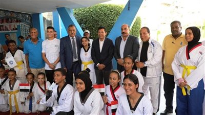 وزير الشباب والرياضة ومحافظ أسوان يضعا حجر الأساس لعدد من المشروعات الاستثمارية