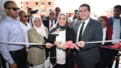 وزيرة التضامن تفتتح أحدث فروع بنك ناصر  في مدينة أسوان الجديدة